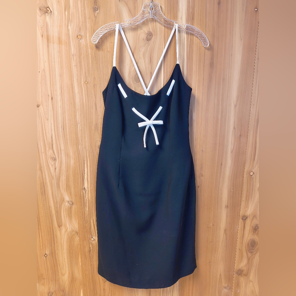 Maggy London Black With White Detail Cocktail Dress, Size 10
